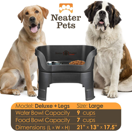 A chart displaying the Deluxe large with leg extensions bowl capacity and dimensions, with two large size dogs on either side of the chart.