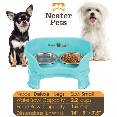 A chart displaying the Deluxe small with leg extensions bowl capacity and dimensions, with two small dogs on either side of the chart.
