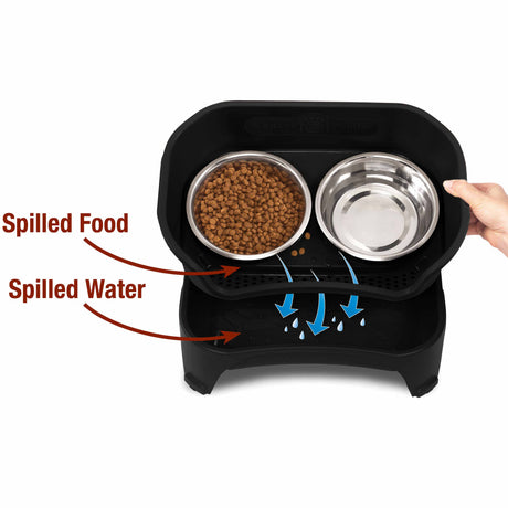 Diagram showing the water draining into the base of the feeder