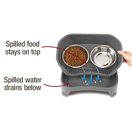 Diagram showing the water draining into the base of the feeder