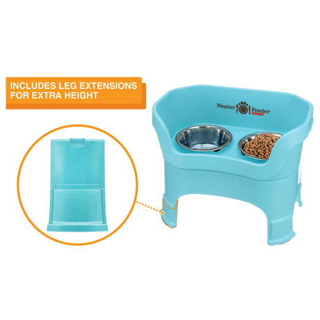 This Neater Feeder includes removeable leg extensions